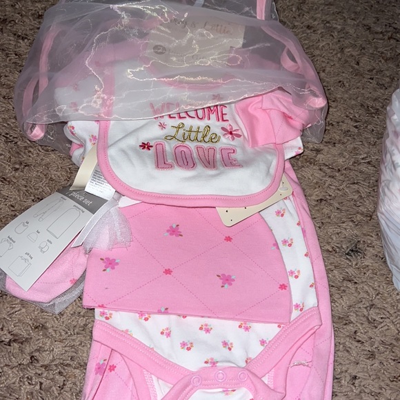 BRAND NEW!! - Picture 2 of 3